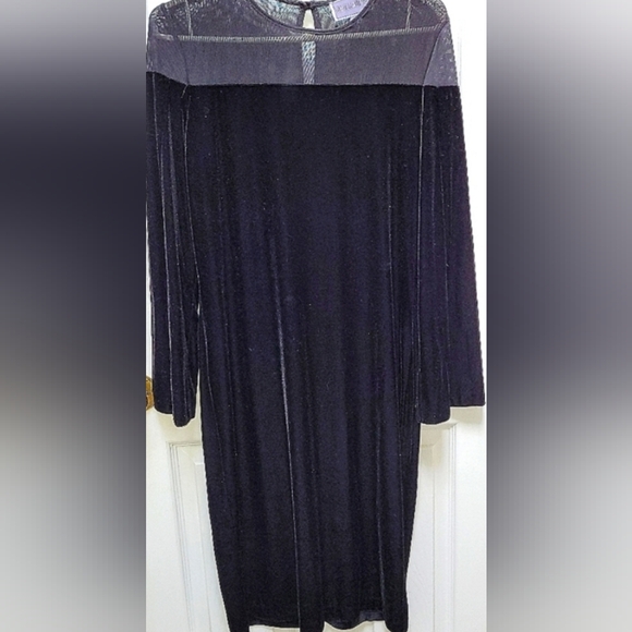 2 FOR 1 Ladies Guillaume brand Cranberry Red & Black velour Dresses, Both - Picture 5 of 5